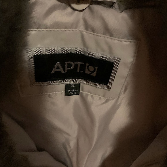 Women’s winter Coat worn only ones in perfect condition - Picture 1 of 7